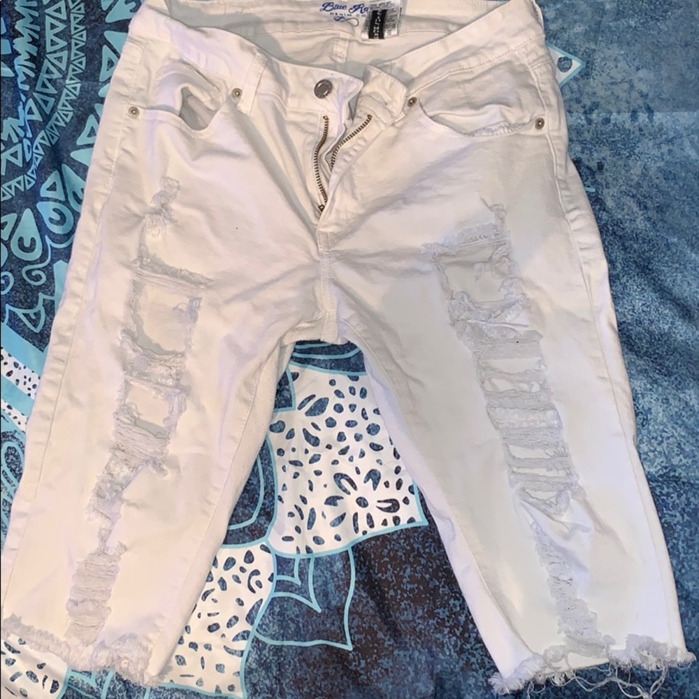 Distressed Bermuda shorts